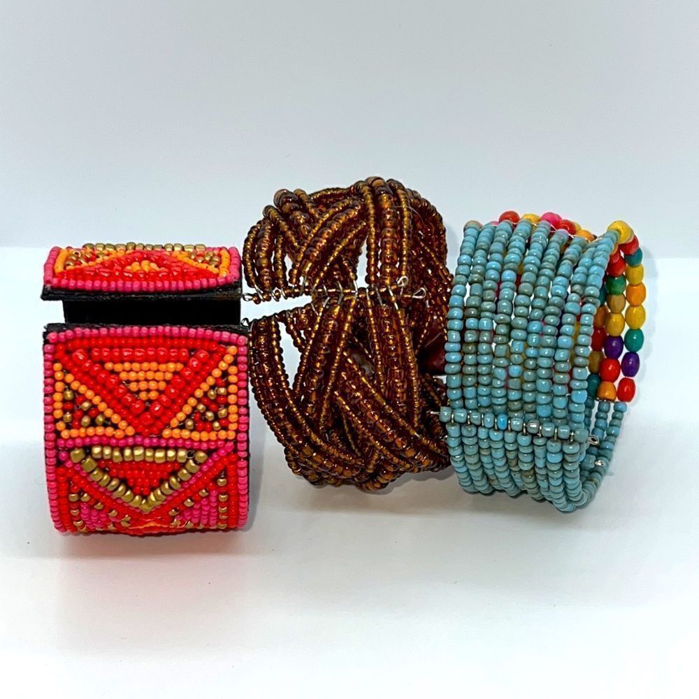 Three Beautiful Beaded Retro Bracelets - Picture 2 of 11